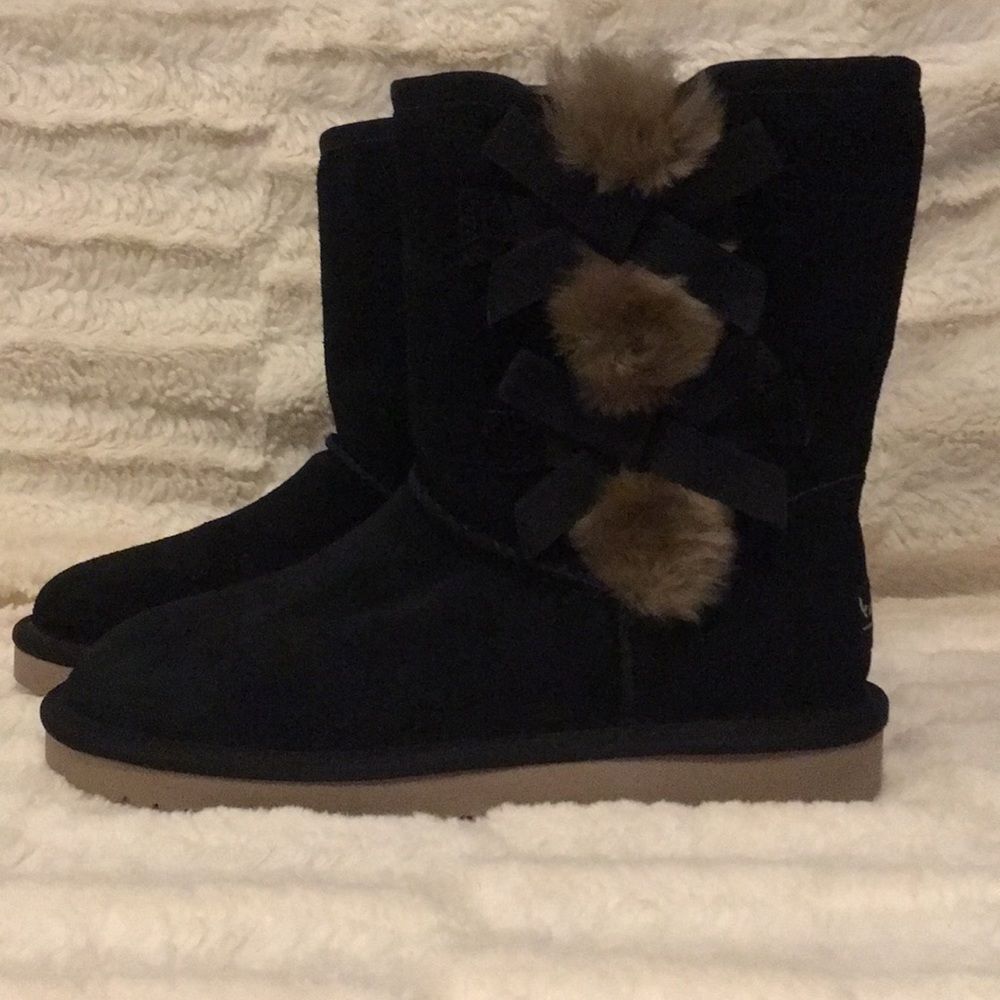 VICTORIA BOOT
Koolaburra by UGG no tag never worn